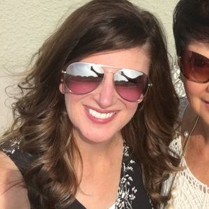 Meet your Posher, Melanie